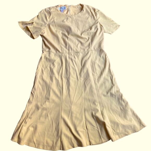 Donna Morgan Yellow Crepe Dress Size 18 - Picture 3 of 7